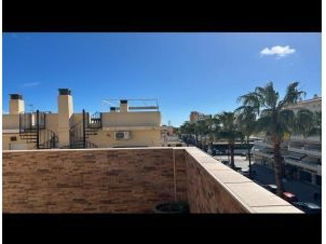 IMPRESIONANTE ÁTICO 4 DORMITORIOS CON 81 METROS DE TERRAZA TRASTERO Y GARAJE