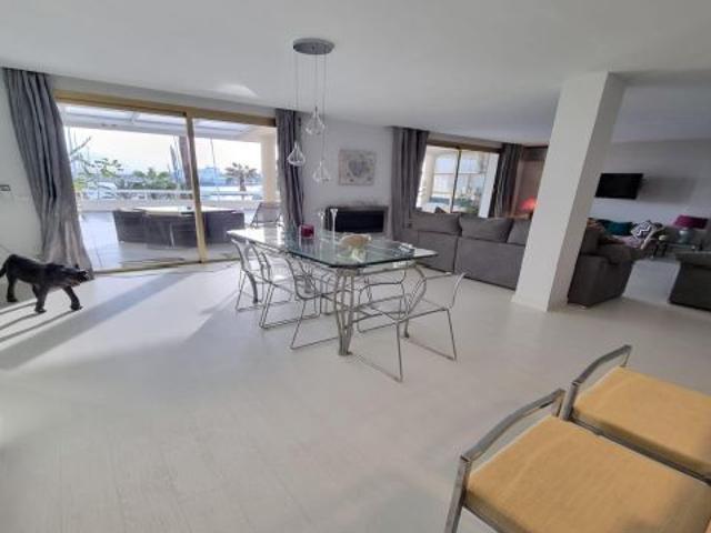 Impresionante Apartamento de Diseño Alquiler Temporada hasta 8 meses Paseo Marítimo primera línea de