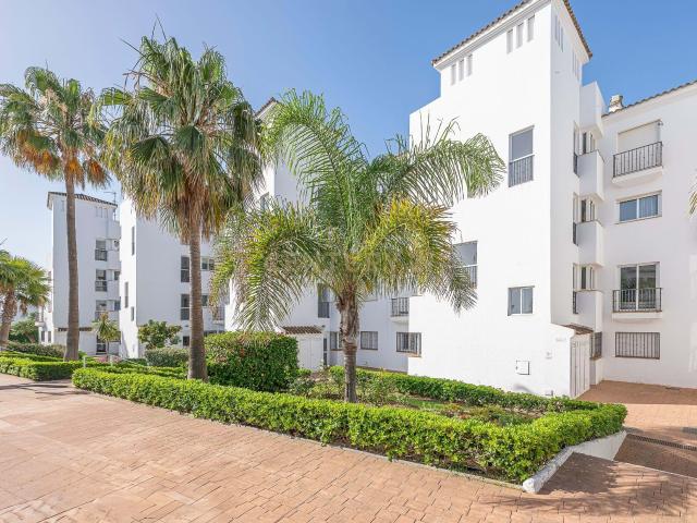 Impresionante apartamento de 2 dormitorios con vistas al mar en Manilva, Málaga