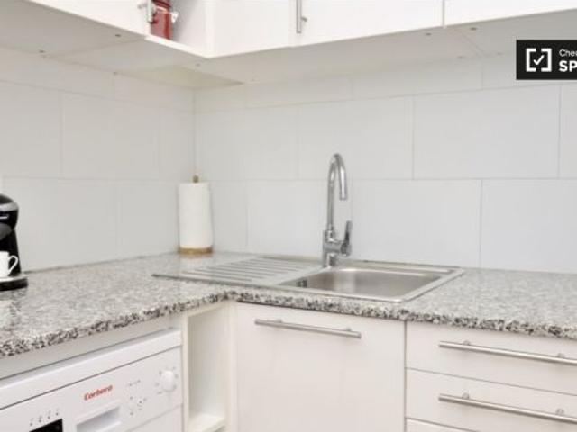 Impresionante apartamento de 2 dormitorios en alquiler en El Raval, cerca de La Rambla