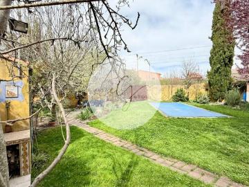 Impresionante casa con piscina en Medina del Campo