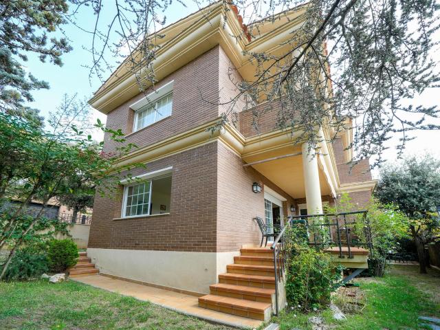 Amplia casa familiar en venta en Sant Vicenç de Montalt con. 300m² Sant Vicenç de Montalt