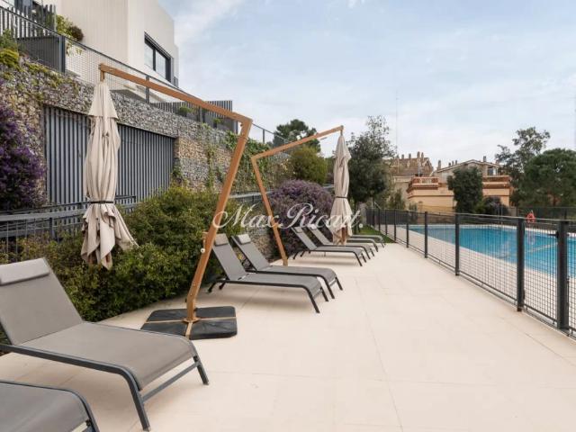 Impresionante casa adosada en Ciudad Diagonal 340m²