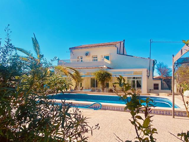 Impresionante casa de campo en venta en El Cantón 308m² El Cantón