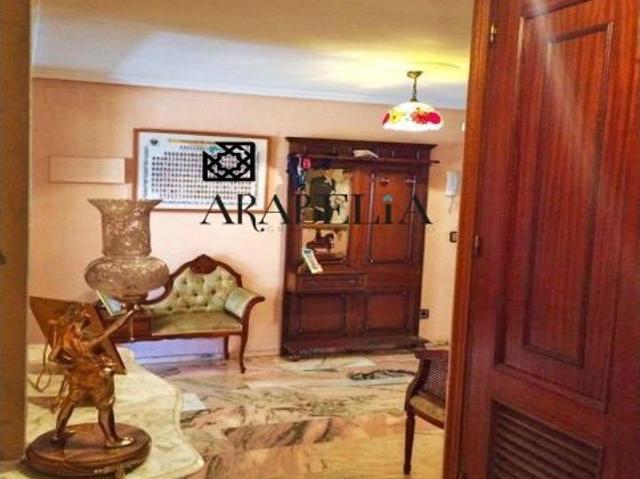 IMPRESIONANTE CASA EN LA ZONA LEVANTE