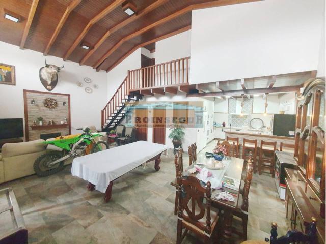 RESERVADO Impresionante Chalet y nave en Cártama