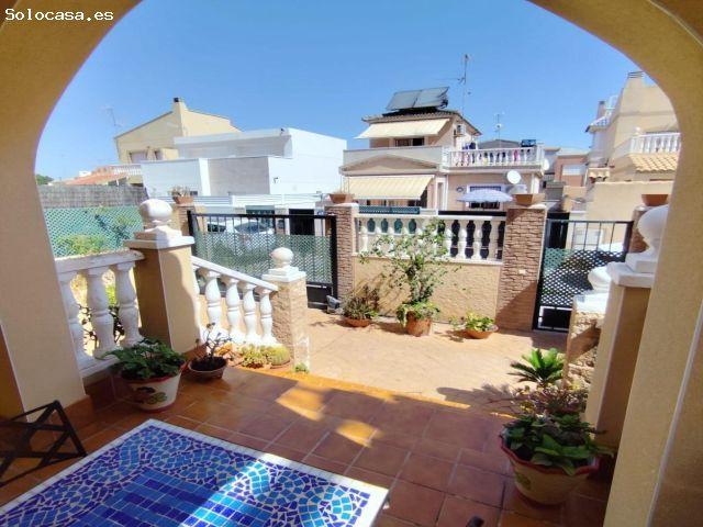 Impresionante Chalet en Torrevieja con Piscina Privada y Solárium ?