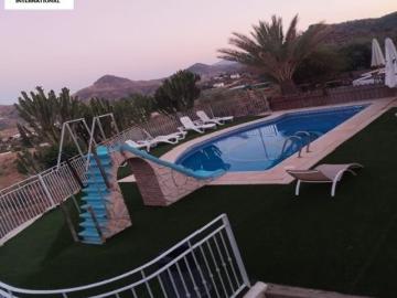 Impresionante Chalet en Puerto de la Torre, PUENTE DE HIERRO Málaga por €480,000