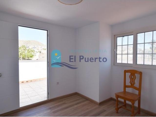 IMPRESIONANTE DÚPLEX REFORMADO CON VISTAZAS EN ISLA PLANA – REF 1480