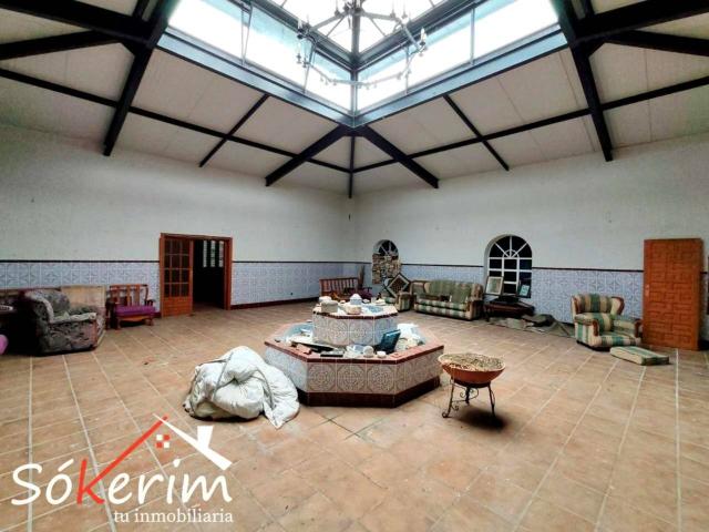 IMPRESIONANTE FINCA CON DOS VIVIENDAS