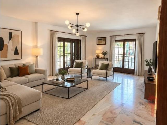 Impresionante piso de 200 m² con 4 dormitorios, gran patio y sin vecinos en Olivenza