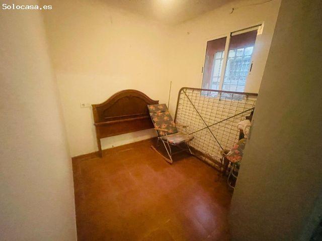 Impresionante Propiedad de 160 m² con Acceso a Dos Calles y Encantador Patio