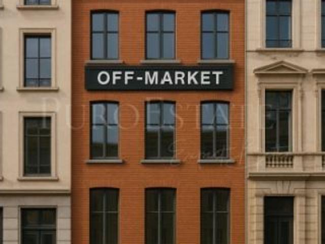 Impresionante Townhouse en el Centro de Palma con 4 Dormitorios, Parking Privado