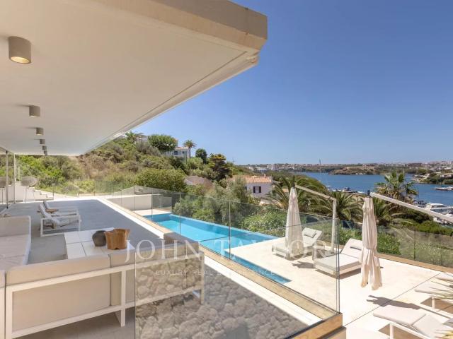 Impresionante villa con piscina infinita en Cala Llonga