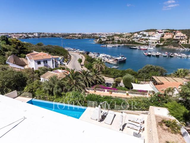 Impresionante villa con piscina infinita en Cala Llonga
