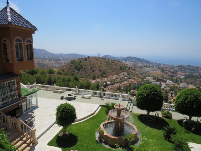 Impresionante Villa en la urbanización élite de Málaga Pinares de San Antón