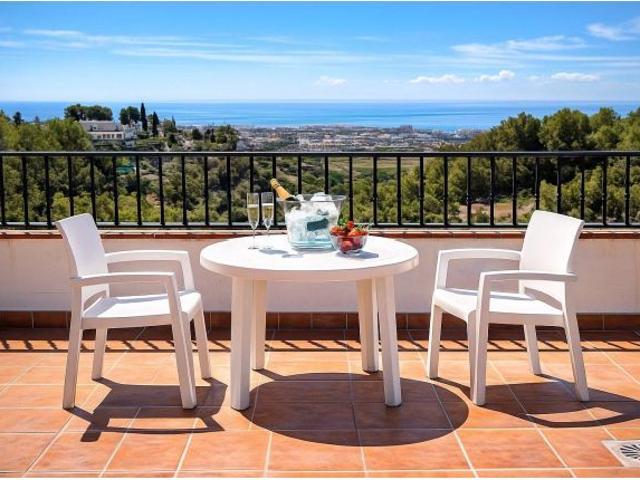 Impresionante villa independiente en Cortijos San Rafael – lujo, amplitud y vistas espectaculares a