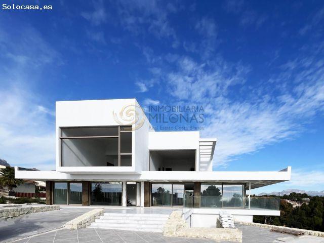 Impresionante villa recién hecha a medida para ti y tu familia, en la zona de El Planet en Benidorm
