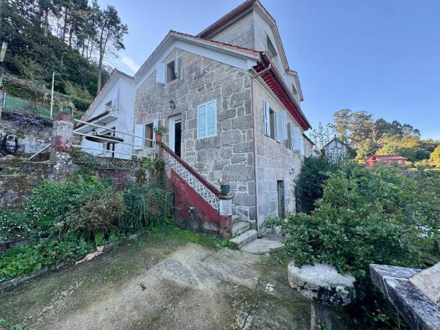 Impresionante vivienda con vistas panorámicas a la Ría de Vigo. Ref P427