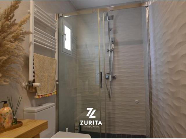 Impresionante vivienda con casa de invitados, piscina y amplio patio en Maruanas El Carpio