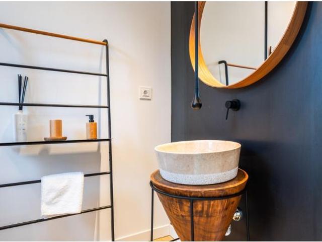 IMPRESIONANTE VIVIENDA DE DISEÑO CON PISCINA DE SAL Y ESPECTACULARES VISTAS