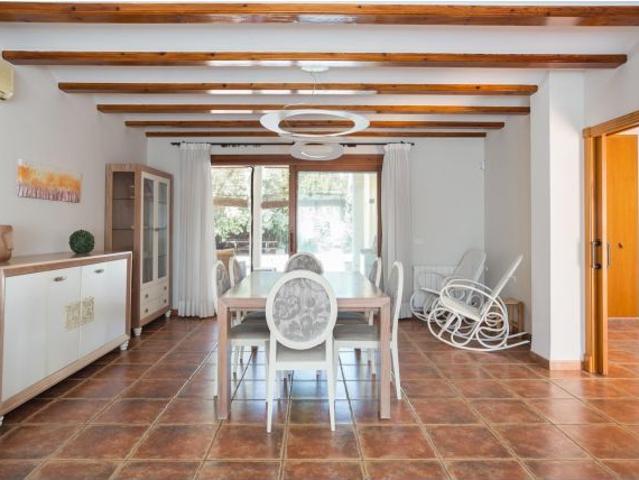 IMPRESIONANTE VIVIENDA UNIFAMILIAR CON PISCINA, JARDÍN Y 764 M2 DE PARCELA EN RAFELCOFER