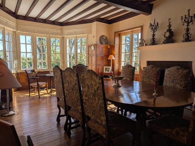 Impressionnante résidence familiale avec maison de gardien s. 293m² La Trimouille