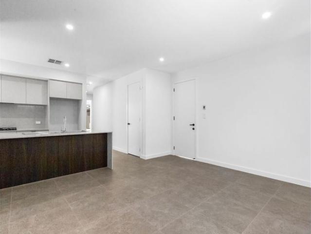 Impressive Near New 3 bedrooms 2 Bathrooms 2 living Area DOUBE GARAGE
