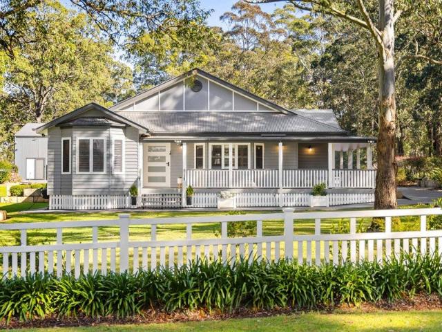 Impressive Acreage Living with Hamptons Charm