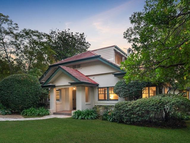 Impressive character residence offers immense potential over north rear 1562sqm parcel
