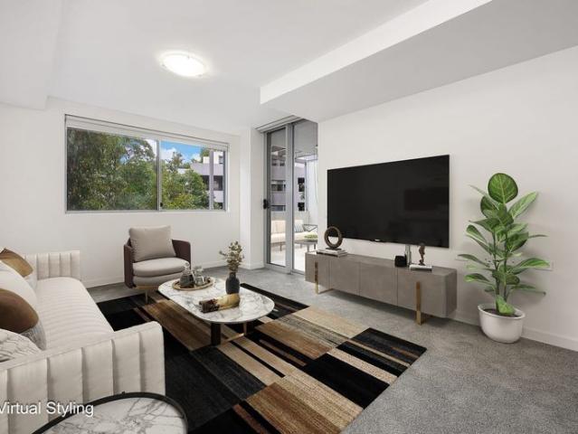 Impressive Designer Apartment with Serene Outlook!