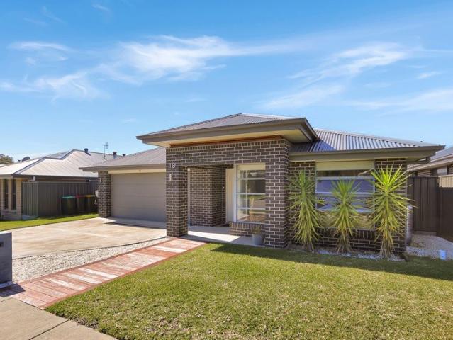 Impressive Domaine Home in Popular Ironbark Estate