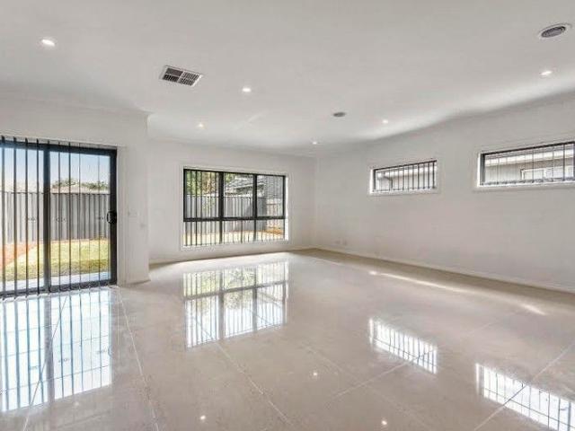 Impressive Double Storey Townhouse!