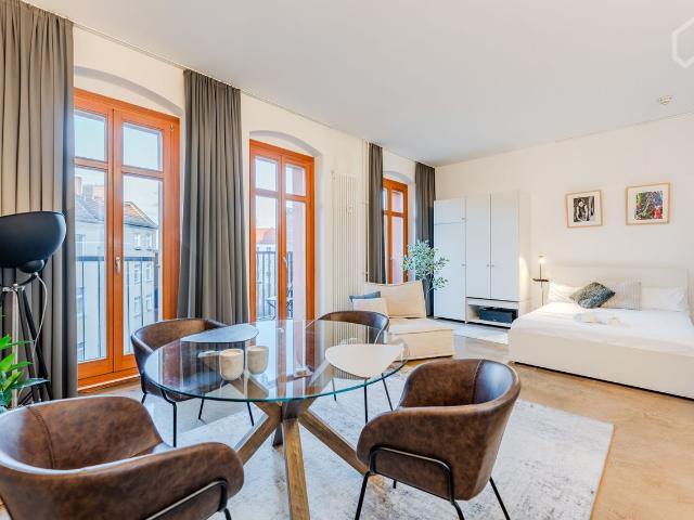 Impressive furnished studio apartment with balcony in the heart of Friedrichhain Berlin, Berlin Amsterdam Apartments for Rent