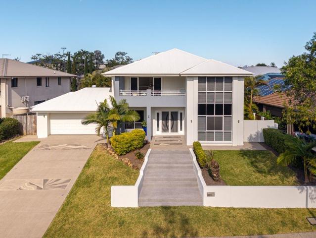 Impressive Family Entertainer with Pool in Northquarter Estate!