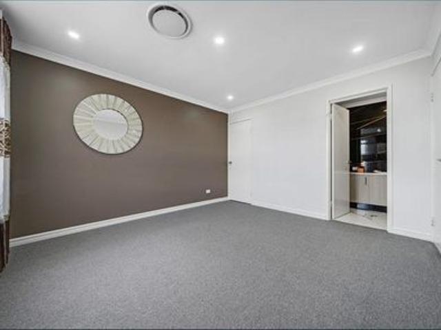 Impressive Family Home in the Heart of Caversham