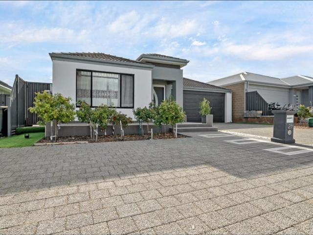 Impressive Family Home in the Heart of Caversham