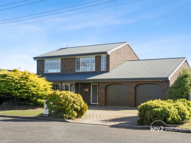 Impressive Family Home with Modern Touches!