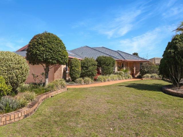 Impressive Family Living on a Rare Approx. 1,000m2 Block
