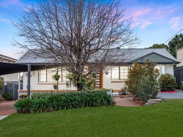 Impressive family oasis with 4 bedrooms plus study