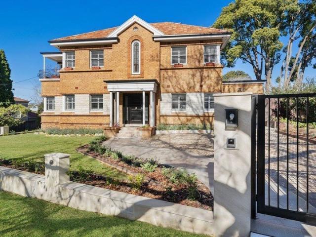 Impressive Family Residence in a Quiet Northbridge Setting