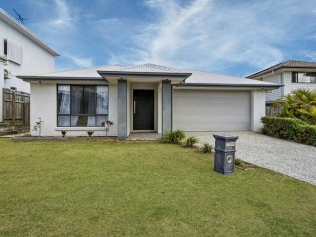 Impressive Family Retreat with 4 Bedrooms, 2 Bathrooms and Multiple Living Areas