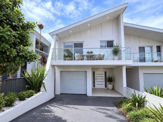 IMPRESSIVE FOUR BEDROOM DUPLEX WITH ABUNDANT SPACE