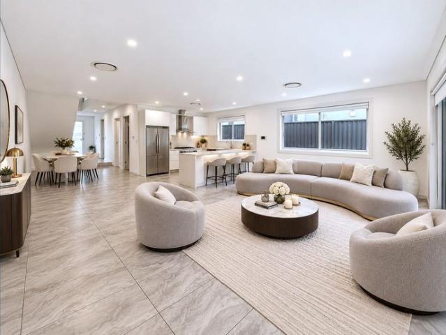 IMPRESSIVE FOUR BEDROOM DUPLEX WITH ABUNDANT SPACE