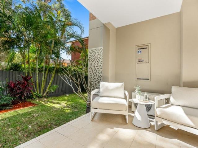 Impressive Ground Floor Apartment with a Large Private Garden!