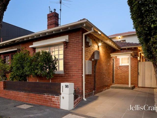 Impressive lifestyle base with a luxury finish