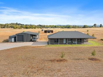 Impressive Lifestyle Retreat with Dual Living