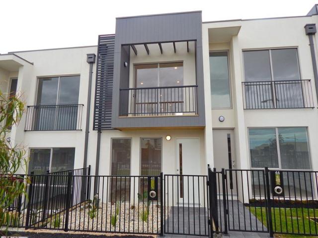 Impressive Sparkling Townhouse!