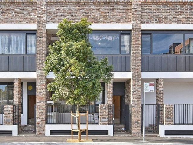 Impressive Split Level 2 Bedroom Terrace in a Prime Inner City Location