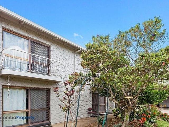 Impressive two bedroom townhouse located close to parks, shops and schools